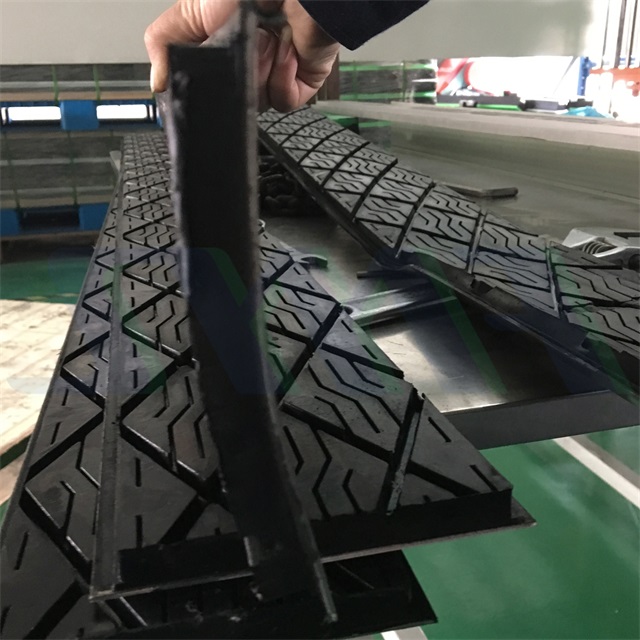 bucket rubber Replaceable Pulley Lagging conveyor